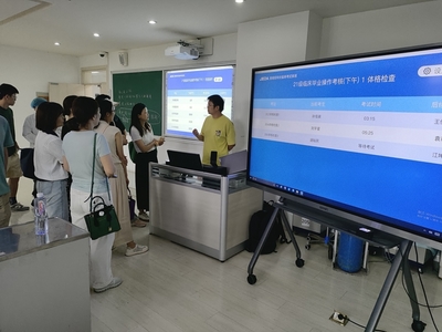 護理系組織教師赴南京交流學(xué)習(xí)